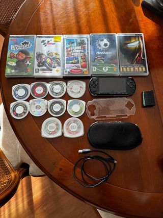 PSP 3004 Nero + 9 Giochi UMD