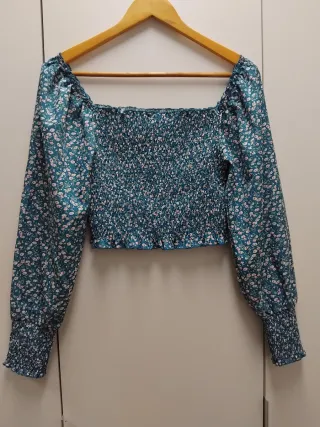 Blusa floral escote cuadrado talla M