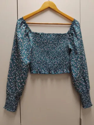 Blusa floral escote cuadrado talla M