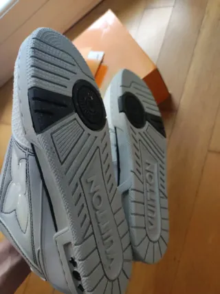 Louis Vuitton Scarpe Grigio/Bianco Taglia 41