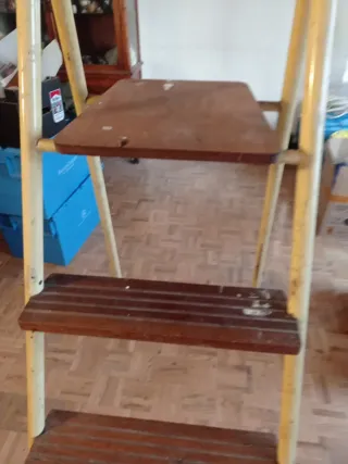 Escalera metal y madera 4 peldaños