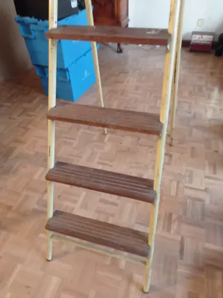 Escalera metal y madera 4 peldaños