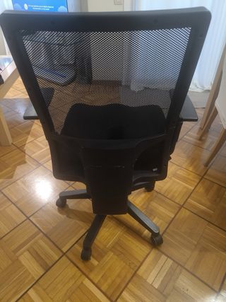 Silla de oficina ergonómica negra Ikea