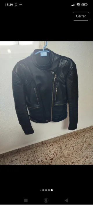 Chaqueta de cuero negra para moto