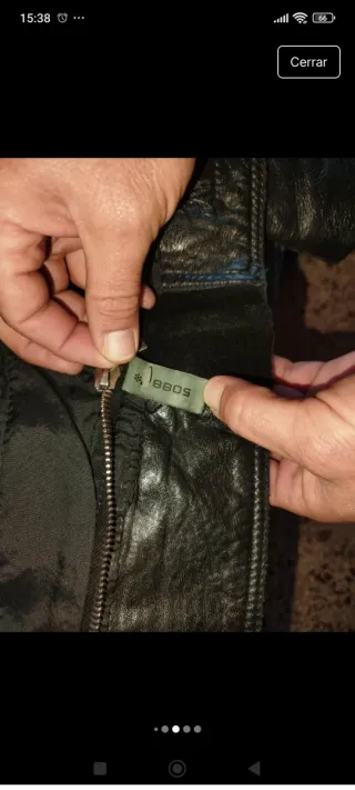 Chaqueta de cuero negra para moto