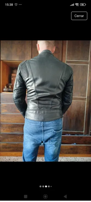 Chaqueta de cuero negra para moto