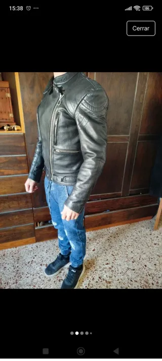 Chaqueta de cuero negra para moto