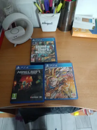 Juegos PS4 (Grand Theft Auto V, Minecraft, Dragon