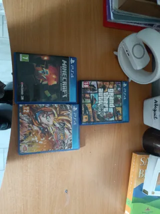 Juegos PS4 (Grand Theft Auto V, Minecraft, Dragon