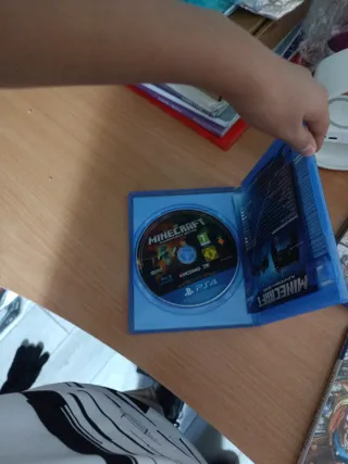 Juegos PS4 (Grand Theft Auto V, Minecraft, Dragon