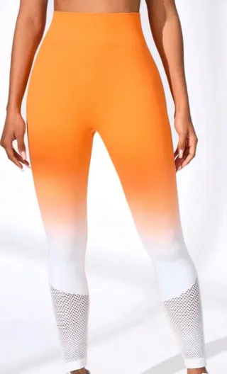 Mallas deportivas naranjas y blancas