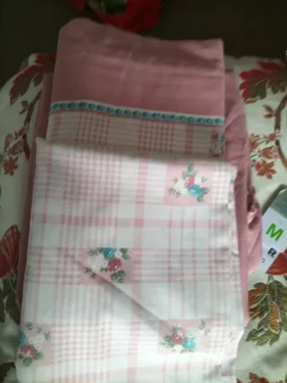 Juego de Sábanas Rosa y Blanco 3 Piezas cama 110