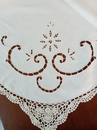 Tovaglia ricamata a mano 180x130 cm