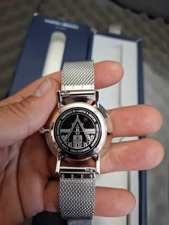 Relógio Harper Brooks com Malha Prata