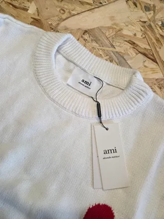 Maglione Ami Paris bianco a righe nere cuore rosso