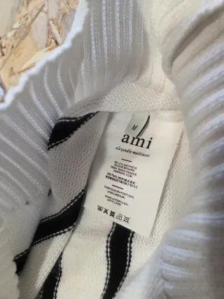 Maglione Ami Paris bianco a righe nere cuore rosso