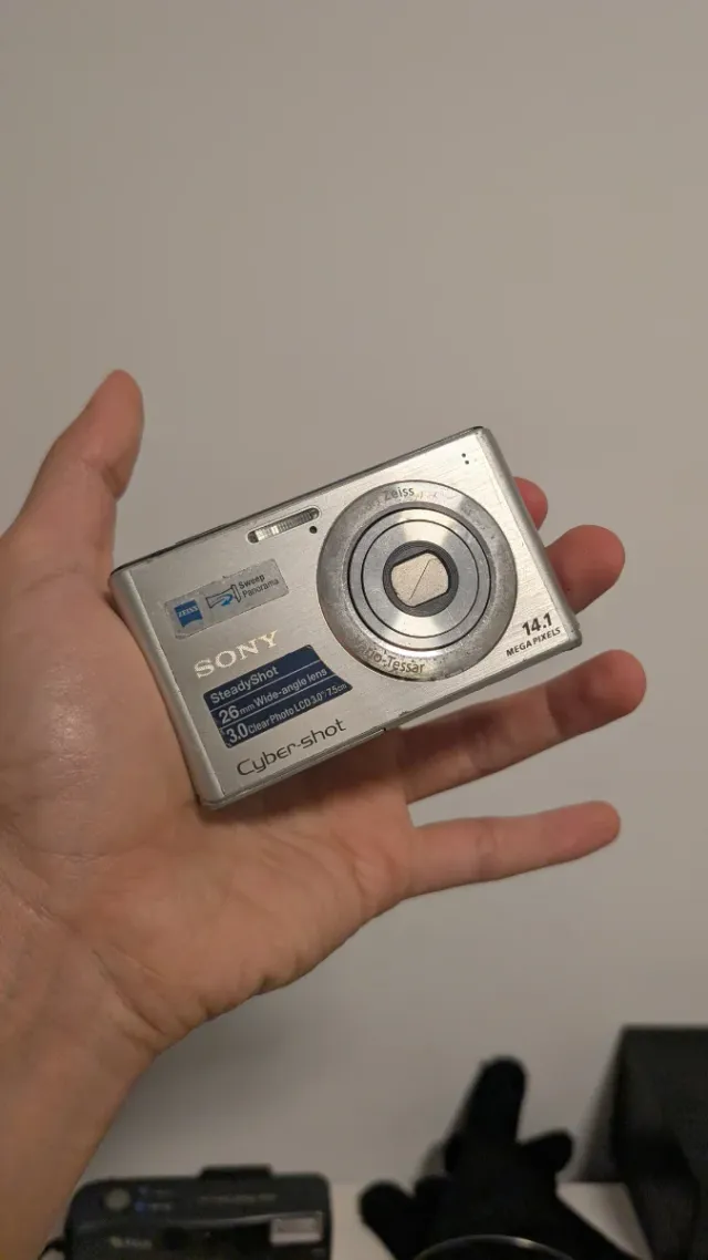 Sony Cyber-shot 14.1 MP Cámara Digital