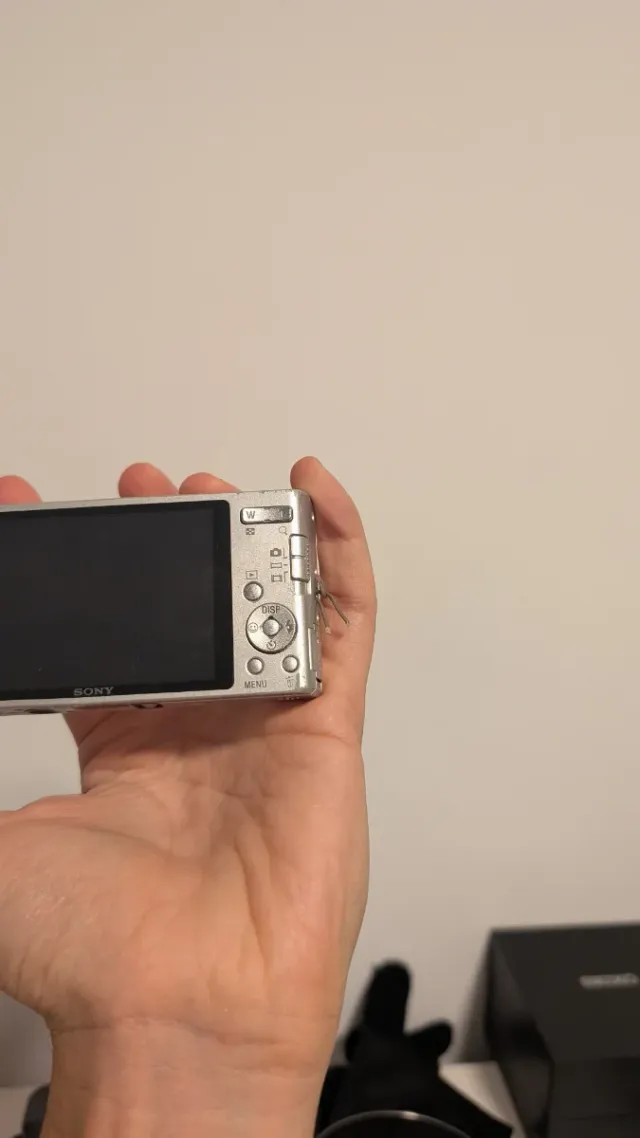 Sony Cyber-shot 14.1 MP Cámara Digital