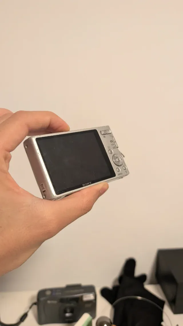 Sony Cyber-shot 14.1 MP Cámara Digital