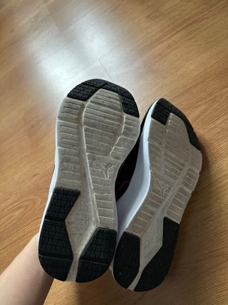 Zapatillas deportivas Puma negras y rosas