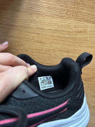 Zapatillas deportivas Puma negras y rosas