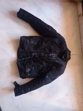 Chaqueta de moto negra