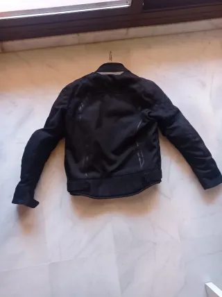 Chaqueta de moto negra