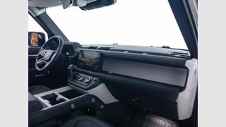 Land Rover Defender 2.0 Si4 300 S 110 Auto 4WD PHE