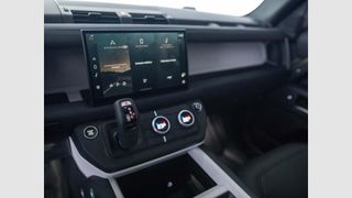 Land Rover Defender 2.0 Si4 300 S 110 Auto 4WD PHE