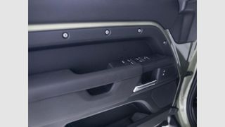 Land Rover Defender 2.0 Si4 300 S 110 Auto 4WD PHE