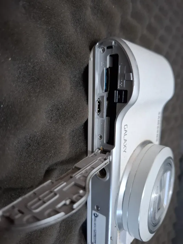 Samsung Galaxy Câmera Prata