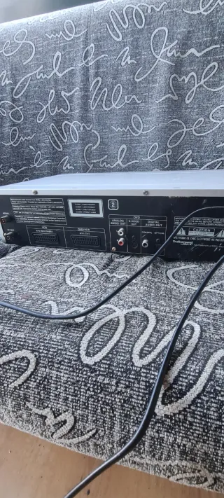 Reproductor DVD y VHS combi Hitachi DV-PF2E