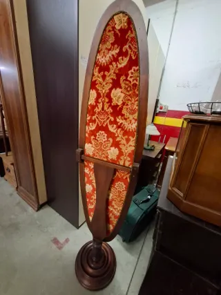 Specchio girevole in legno
