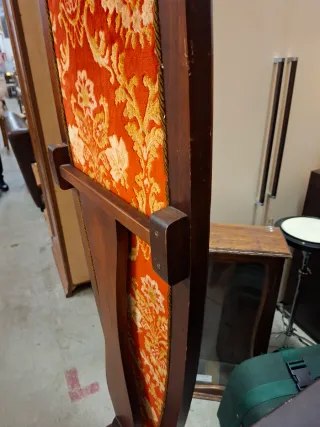 Specchio girevole in legno