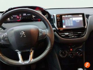 Peugeot 208 5P ALLURE 1.2L PureTech 60KW (82CV)