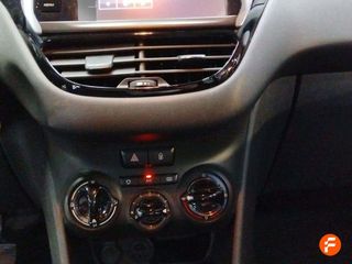 Peugeot 208 5P ALLURE 1.2L PureTech 60KW (82CV)