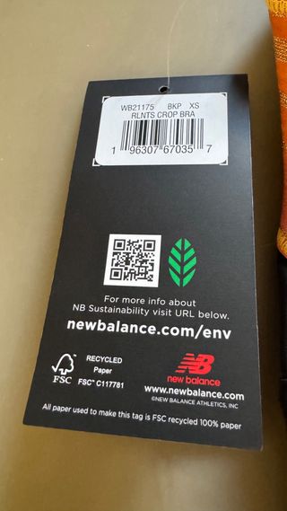 Top deportivo New Balance negro multicolor