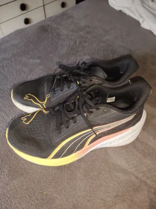 Zapatillas Puma Darter Pro Correr Negras y Amarill