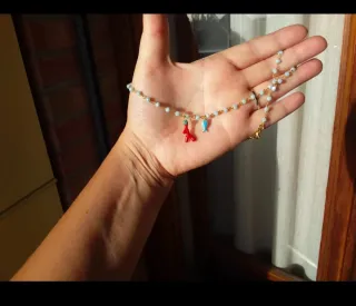 Collana cristalli turchesi, pesciolino e corallo