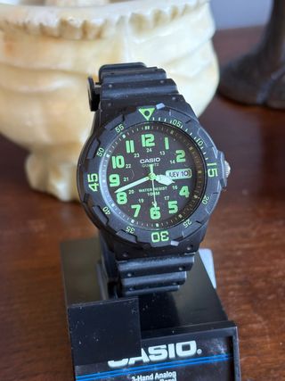 Reloj Casio Diver Negro y Verde