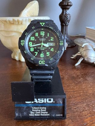Reloj Casio Diver Negro y Verde