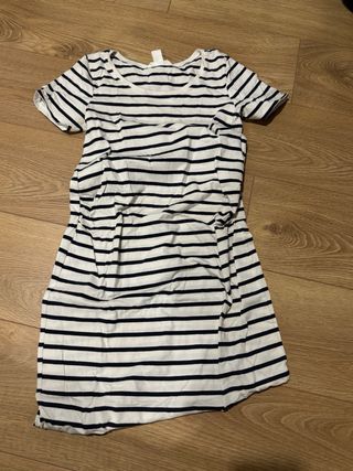 Ropa de maternidad: vestido, pantalones, camiseta,