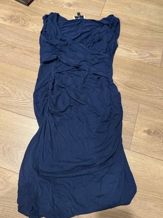 Ropa de maternidad: vestido, pantalones, camiseta,