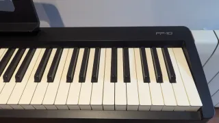 Piano Roland FP10
