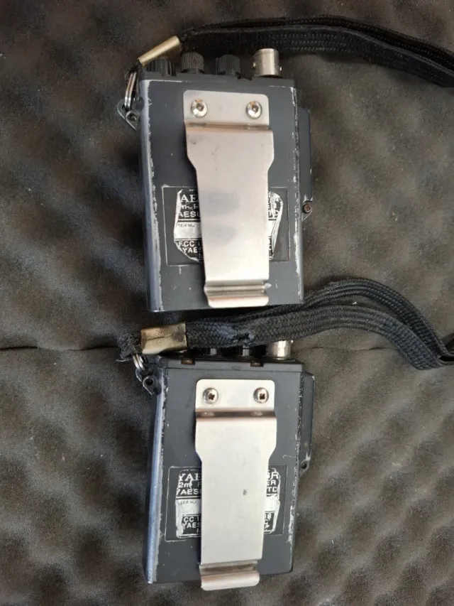 Walkie Yaesu FT-23R à venda