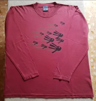 Camiseta manga larga. Marca Razzmatazz. Talla L