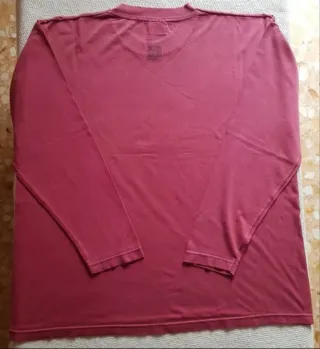 Camiseta manga larga. Marca Razzmatazz. Talla L