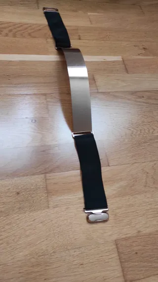 Mono largo fiesta negro con cinturón dorado