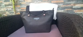 Bolso Guess Negro y Plateado