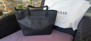 Bolso Guess Negro y Plateado